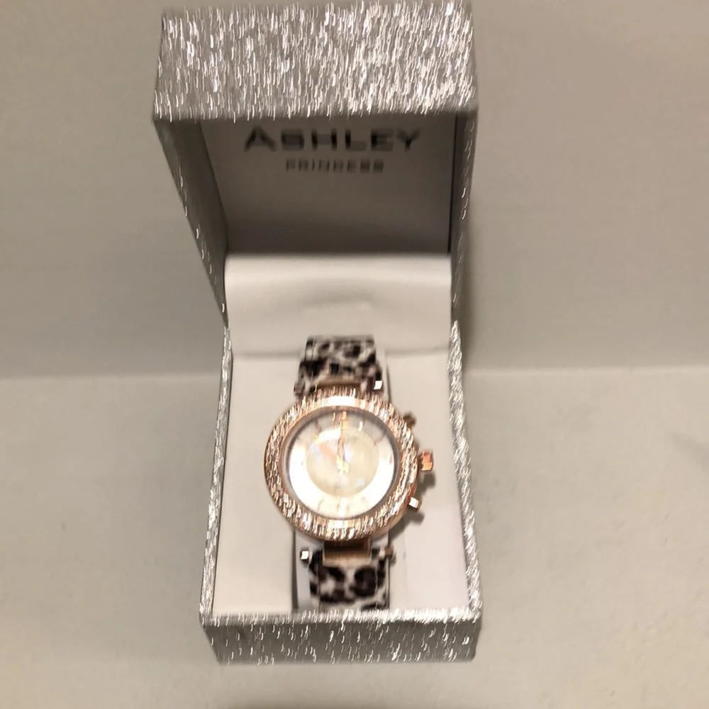 Ladies Wrist Watch - Picture 10 of 11